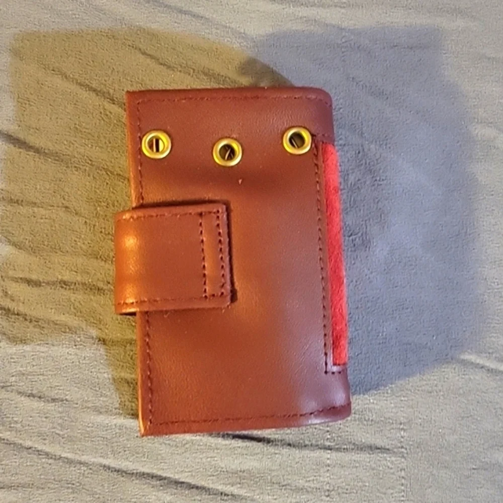 1981 Avon Burgundy Suede & Leather Keycase With Snap